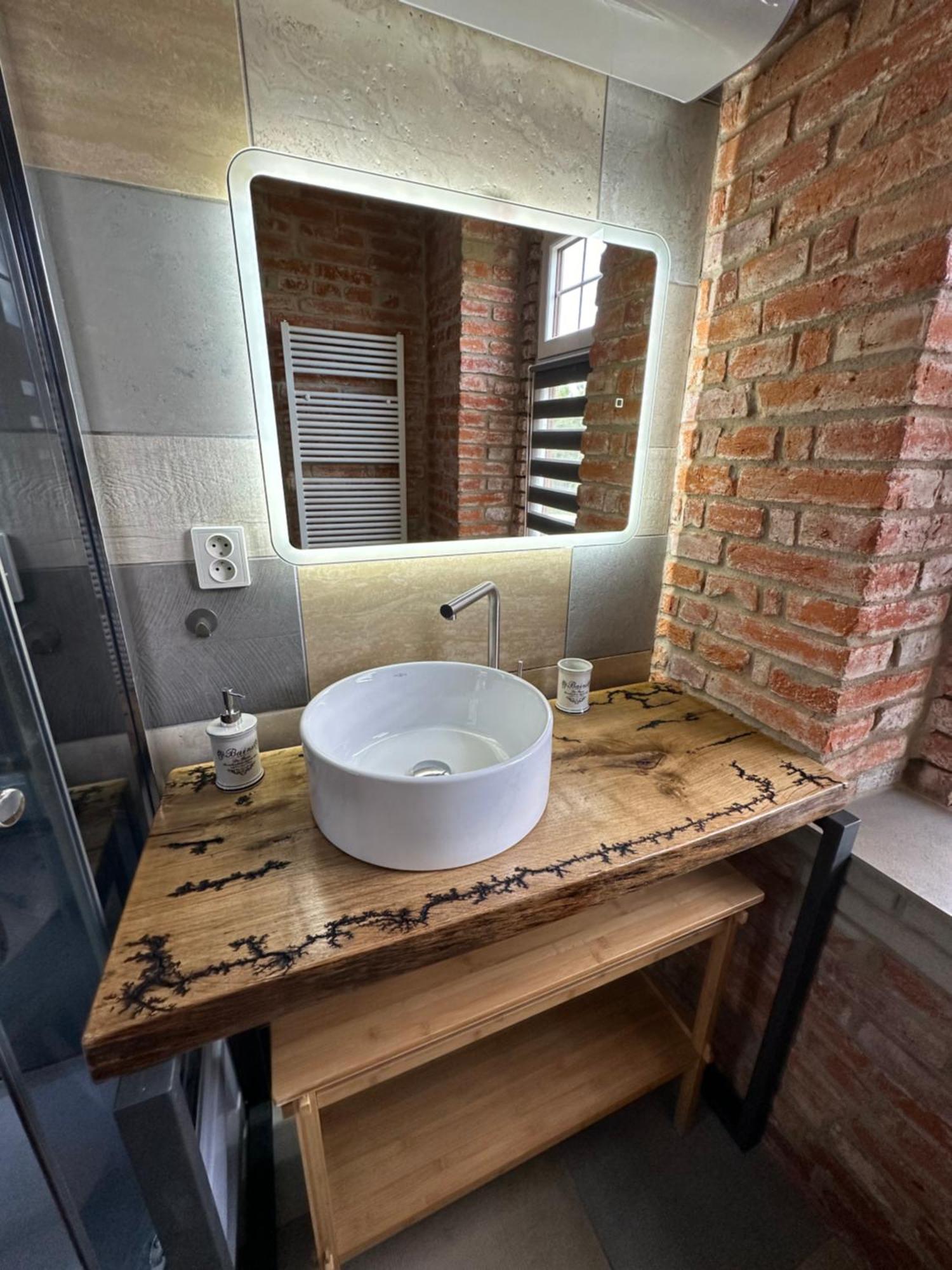 דצ'ין Loft Apartments מראה חיצוני תמונה